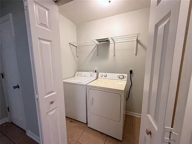 4722 Shalimar Dr — Photo 6