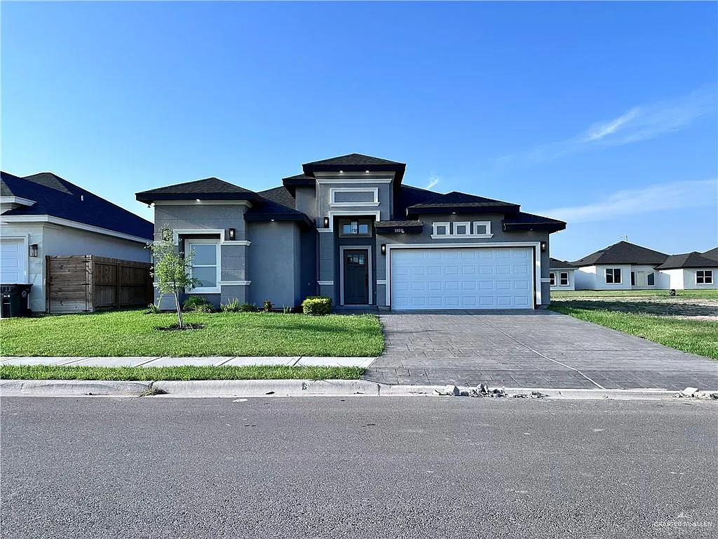 3 bed, 2.0 bath, 1746 sqft, $2,400 — Photo 3