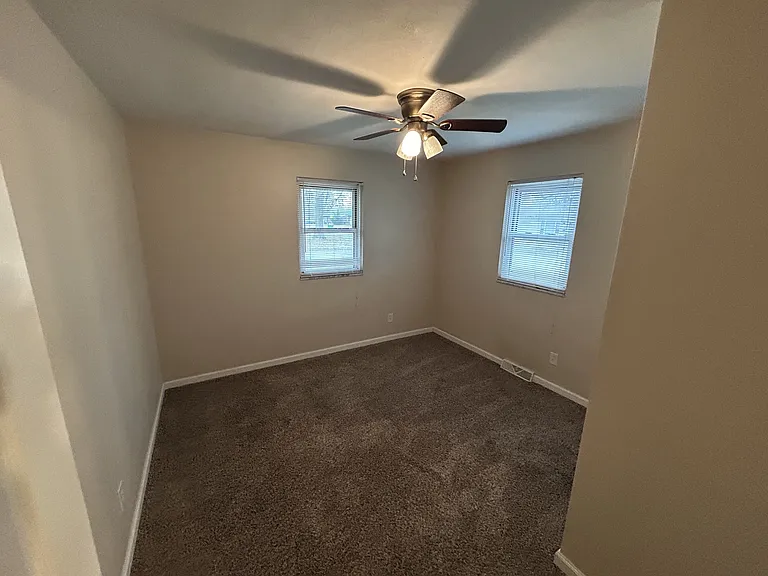 2541 Angela Dr — Photo 6
