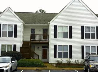 124 Persimmon Dr, Yorktown, VA 23693
