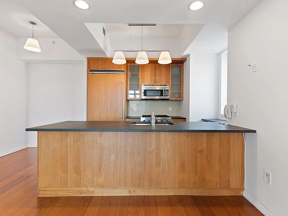 2nd image of 205 E 59th St APT 10C