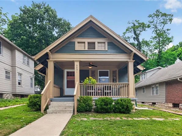 5831 Tracy Ave, Kansas City, MO 64110