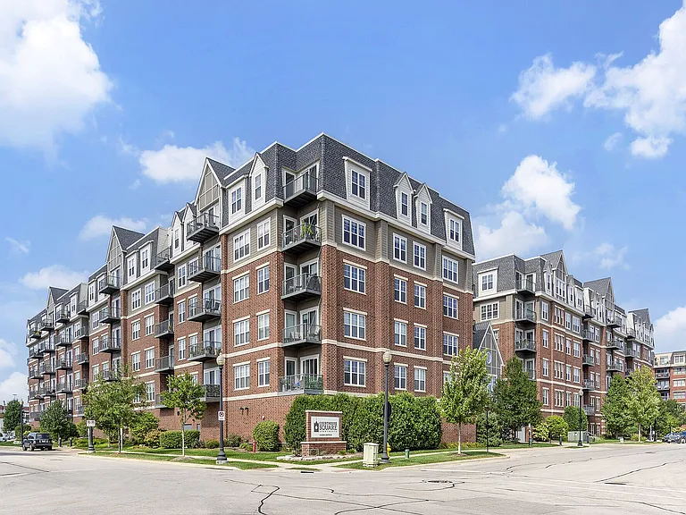 Courthouse Square Apartments — Photo 16