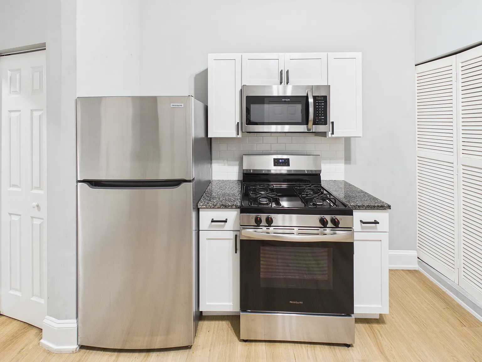 2 bed, 800 sqft, $1,695 — Photo 3