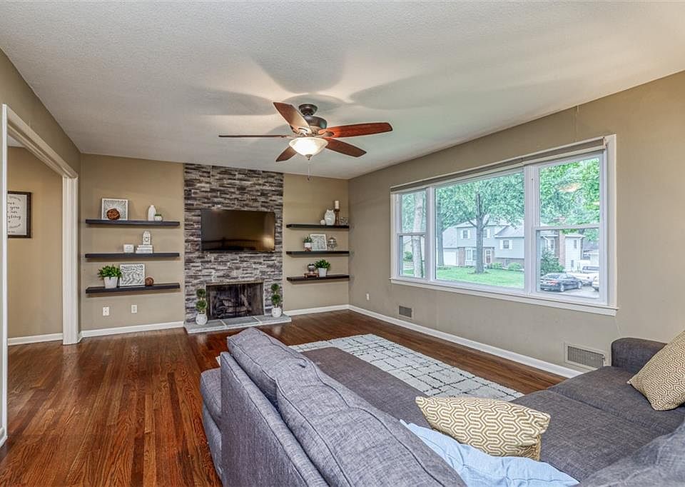 9618 Hayes St, Overland Park, KS 66212 Zillow