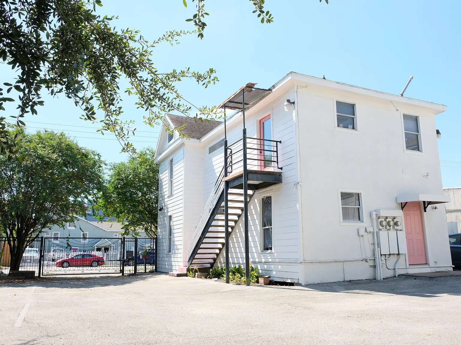 1 bed, 1044 sqft, $2,950 — Photo 2