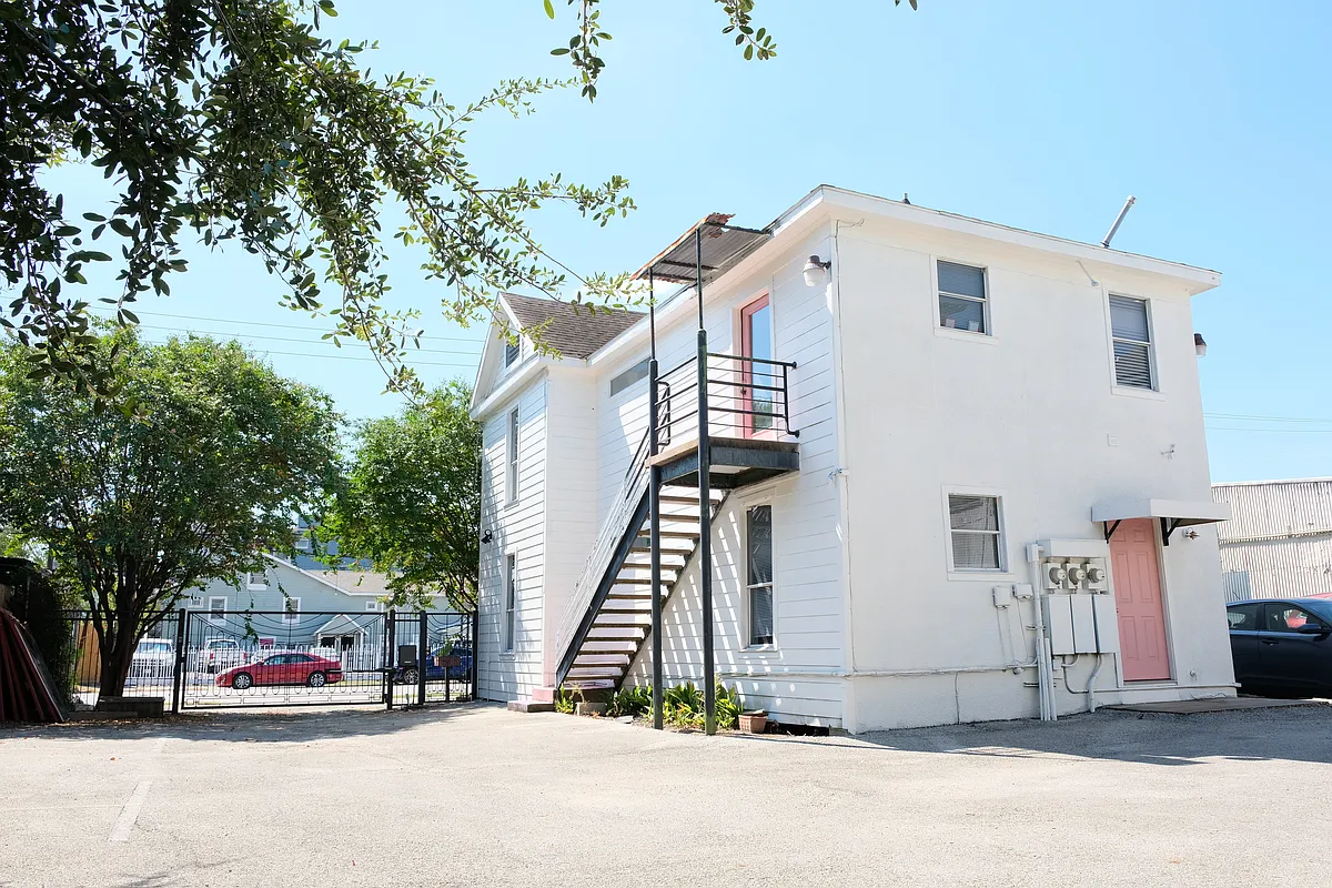 Building Photo - 3110 White Oak Dr #3110