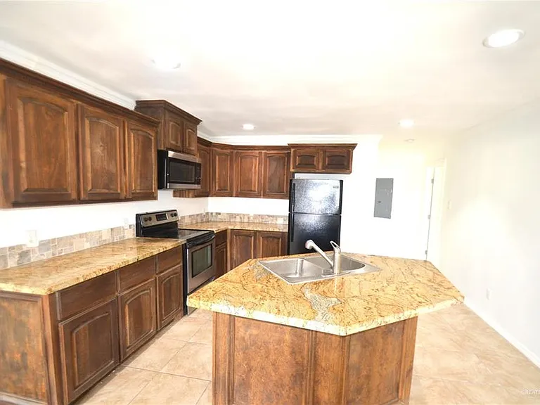 2513 Walker Rd — Photo 8