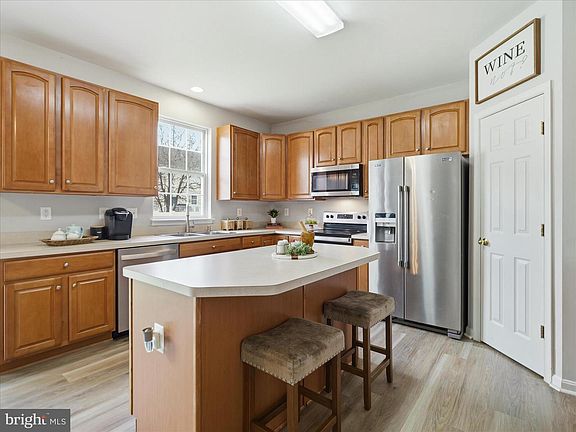 3rd image of 67 Augustine Ct