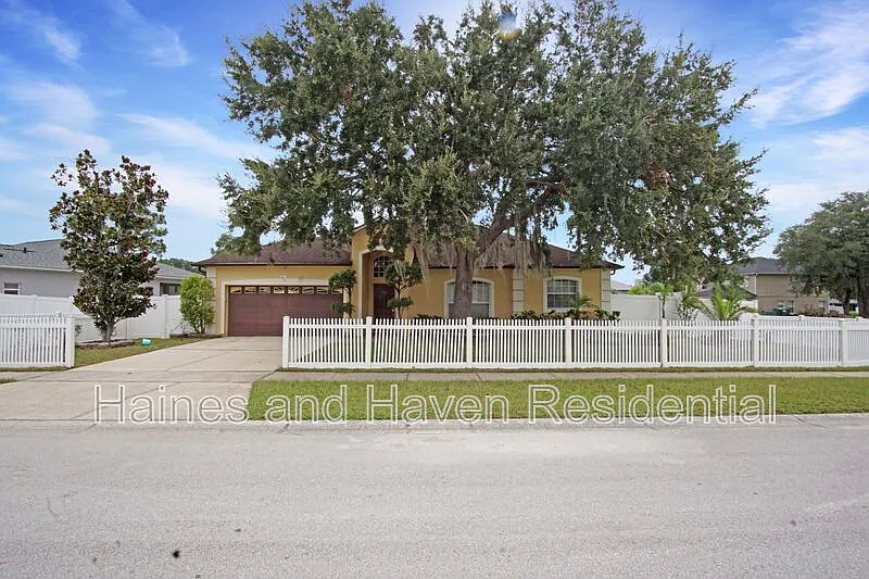 413 Marlberry Leaf Ave
