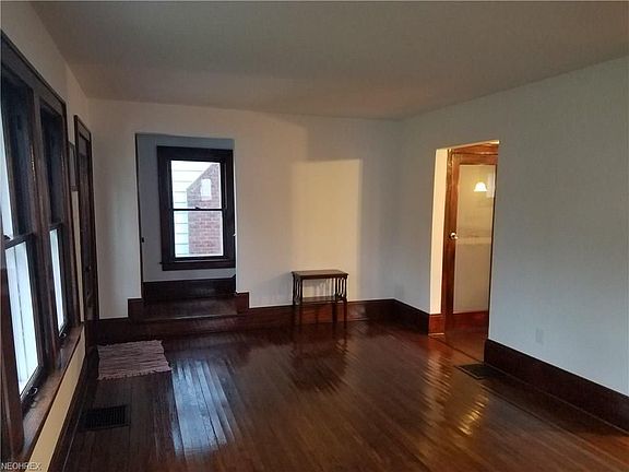 4th image of 700 Notre Dame Ave