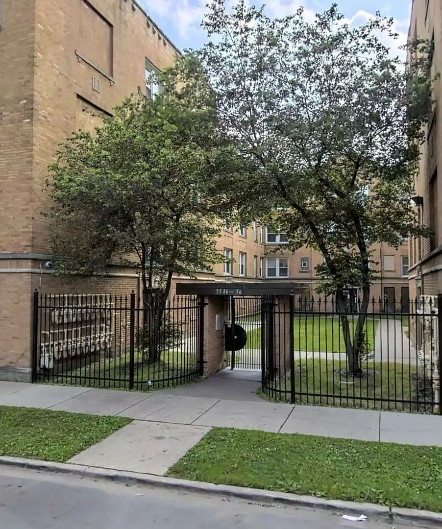 2 bed, 800 sqft, $1,550 — Photo 1