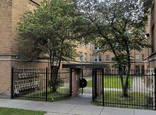 2727 E 75th Pl, Chicago, IL 60649
