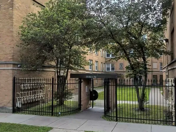 2727 E 75th Pl, Chicago, IL 60649