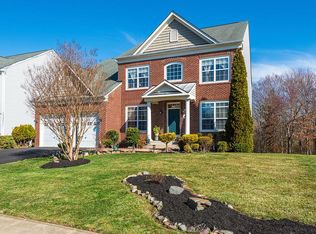 8311 Shimmering Rock Rd, Gainesville, VA 20155