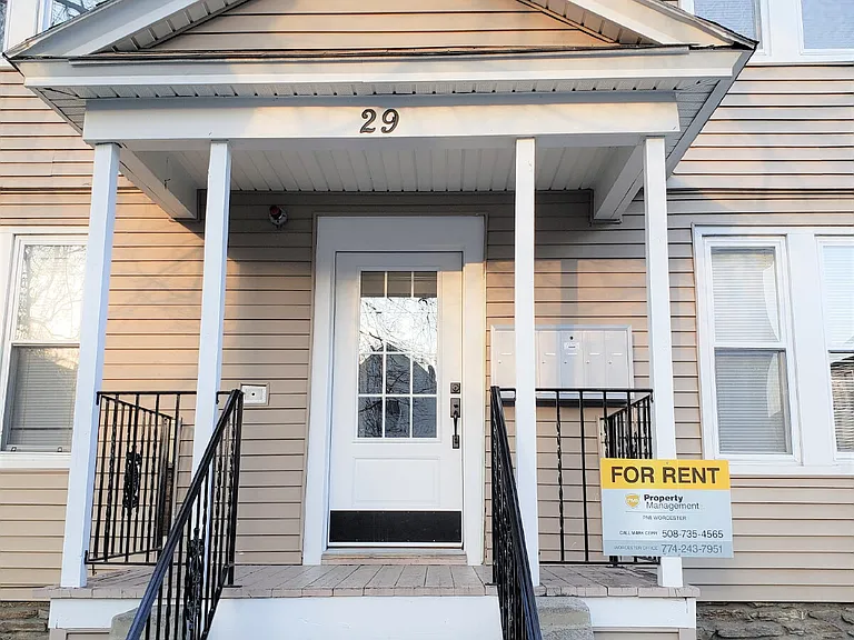 29 Loxwood St #1L — Photo 2