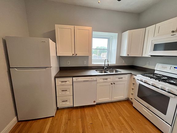 4th image of 248 Plymouth St