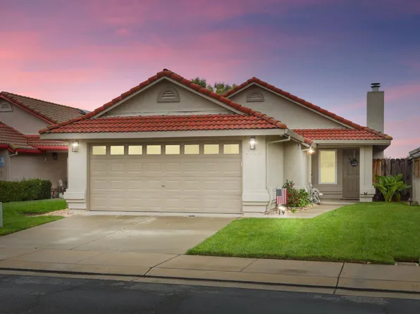 1084 La Mesa St, Escalon, CA 95320