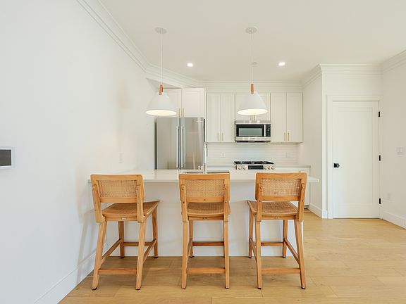 4th image of 1317 11th St NW #7