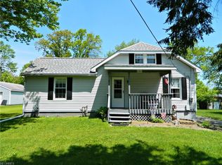 6361 Morningside Dr, Hubbard, OH 44425