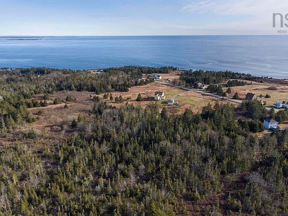 5th image of 105 Shore Rd