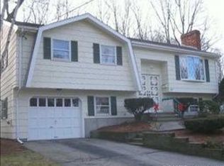 27 Sharon Pkwy, North Smithfield, RI 02896