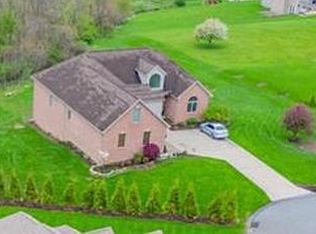1404 Farmview Ct, Latrobe, PA