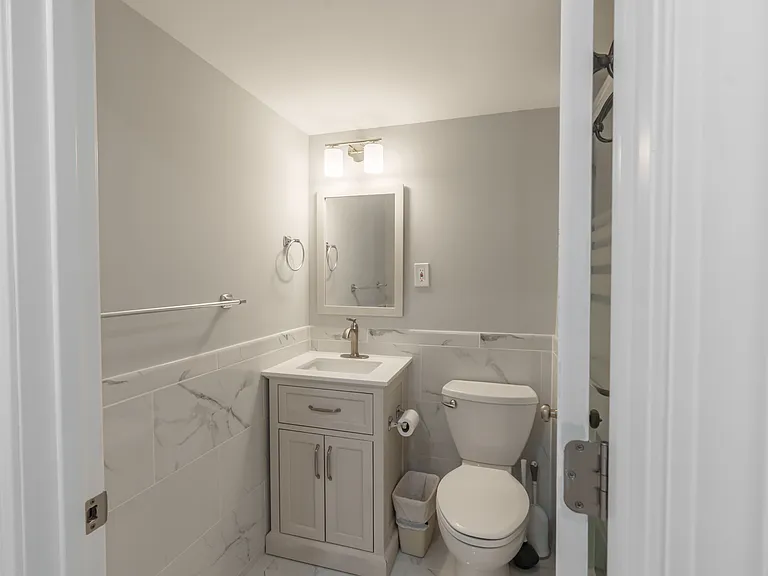 5776 Yellowrose Ct — Photo 4