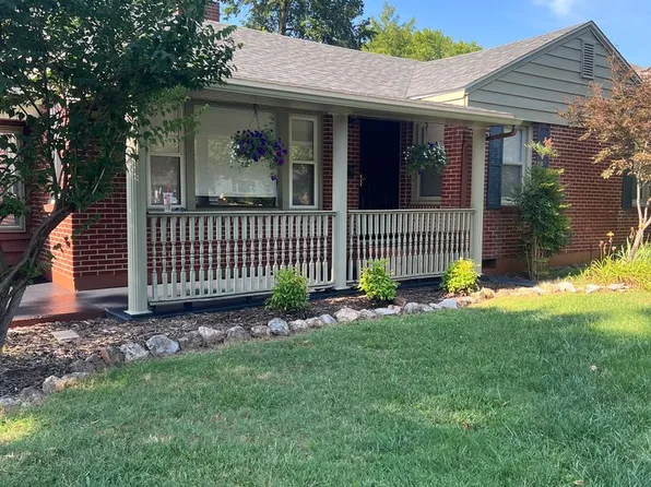 1033 E Kingsbury St, Springfield, MO 65807