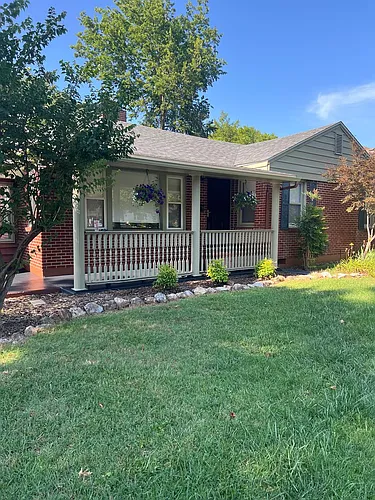 1033 E Kingsbury St Photo 1