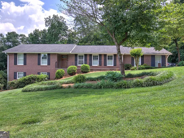 198 Hillcrest Dr, Calhoun, GA 30701