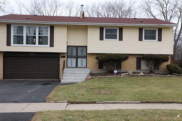 1st image of 16036 Woodlawn East Ave