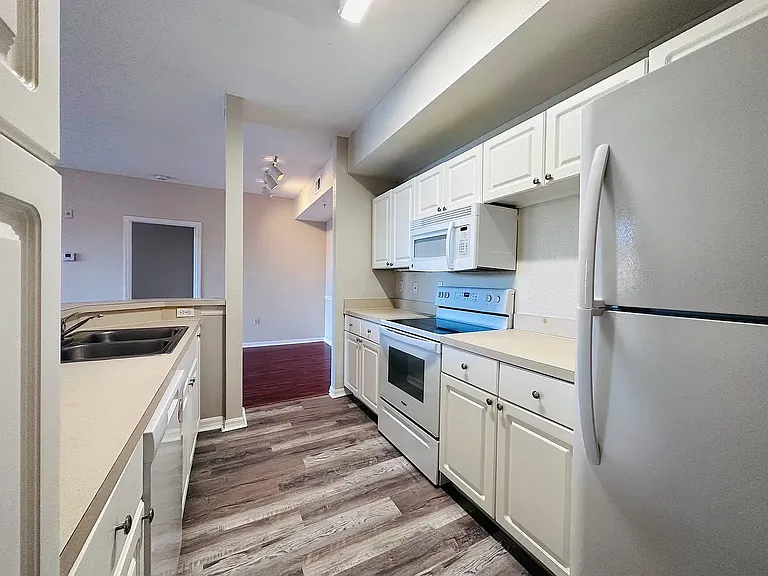 5535 Metrowest Blvd #204 — Photo 13
