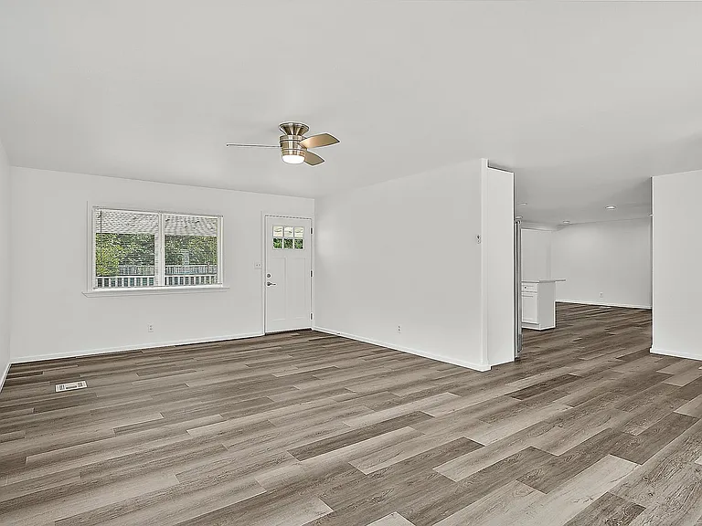 7182 N Van Decar Rd SE — Photo 5