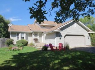 8340 Grace Ct, Victoria, MN 55386