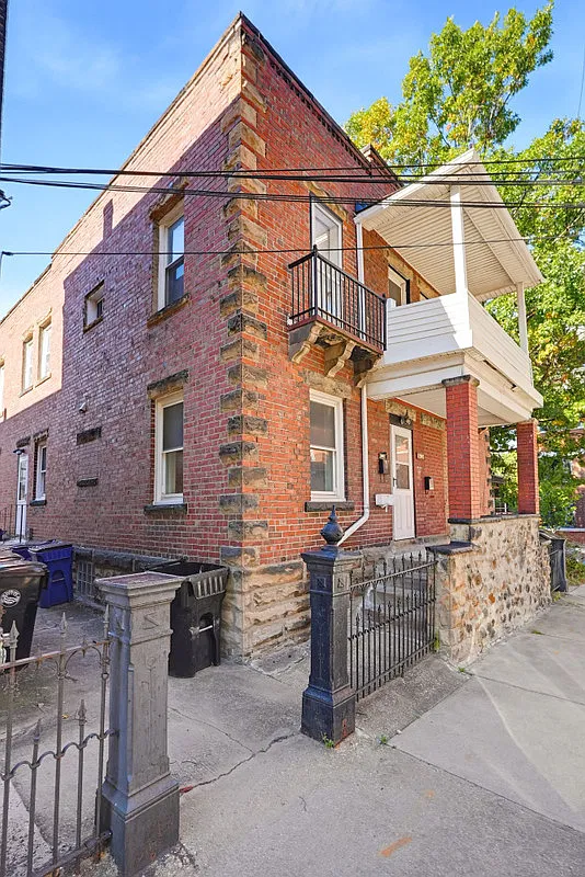 2 bed, 1000 sqft, $1,800 — Photo 3