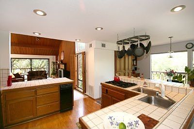 5th image of 3103 Royal Dr