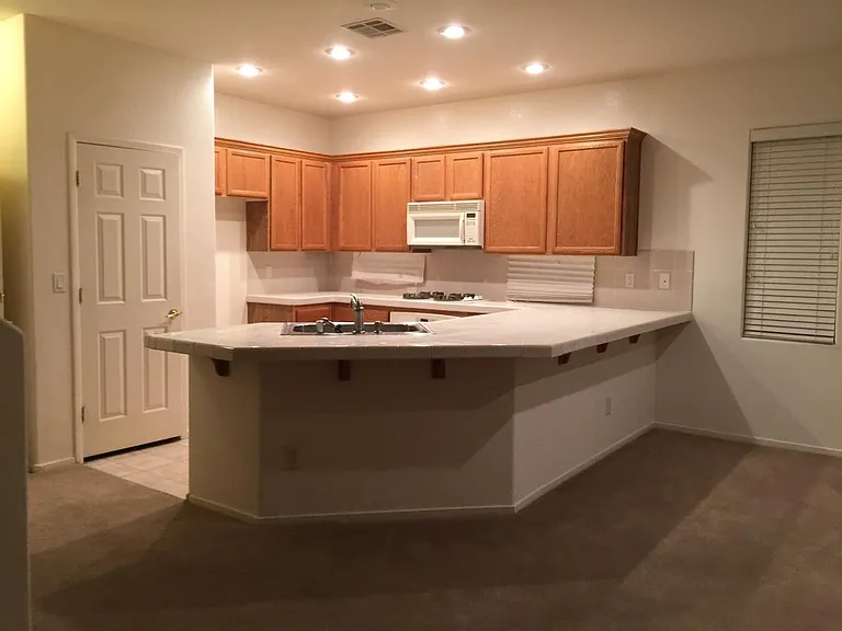 9946 Rockside Ave — Photo 6