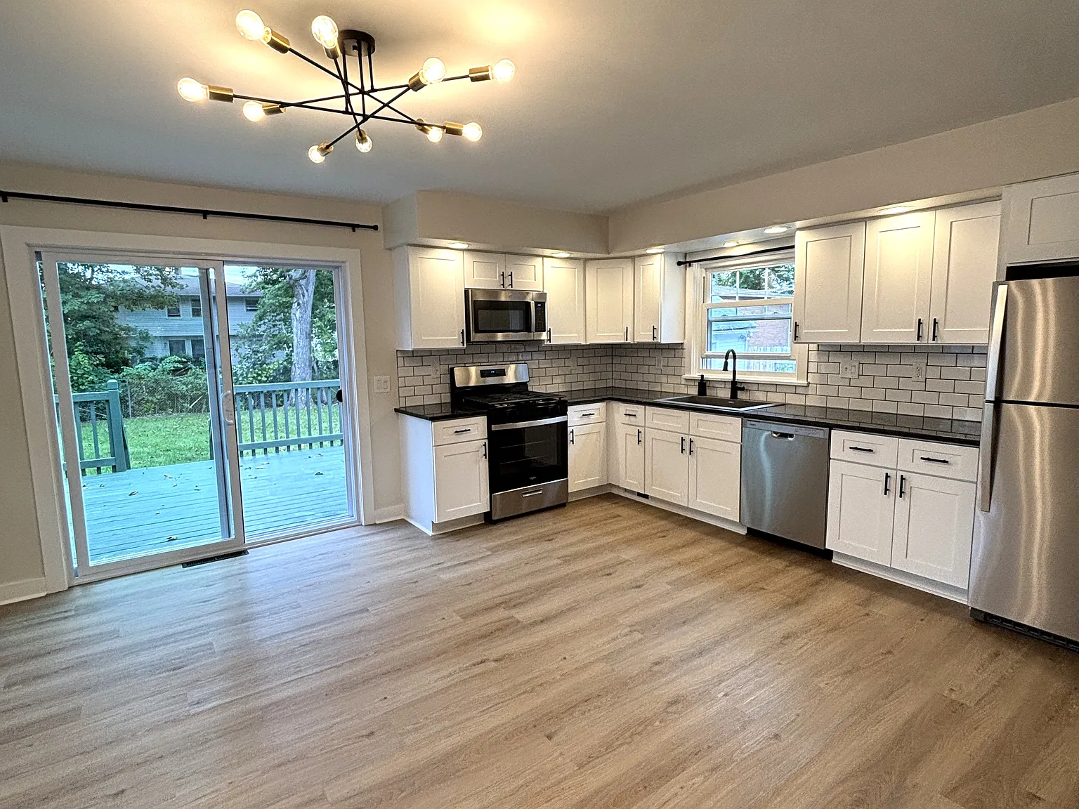 3 bed, 1600 sqft, $2,095 — Photo 4