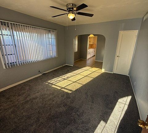 4th image of 601 N Swan Rd