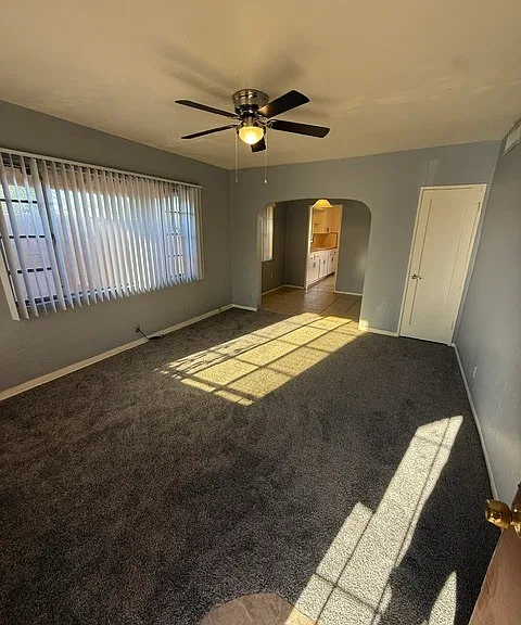 601 N Swan Rd — Photo 4