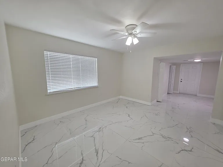 302 Quincy Ave — Photo 21