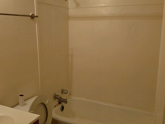 4th image of 814 E Brookwood Dr