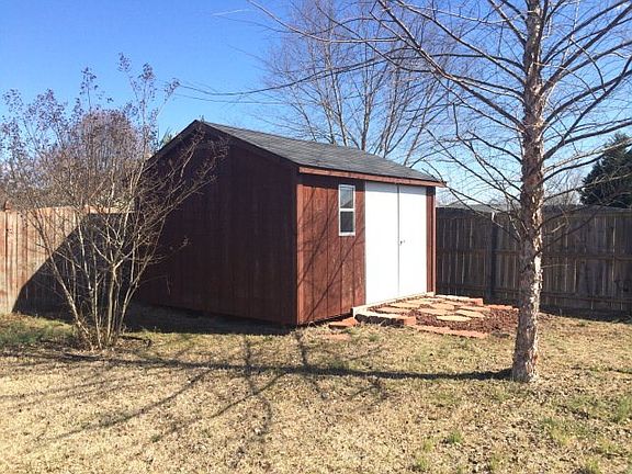 4th image of 185 Trailwood Dr