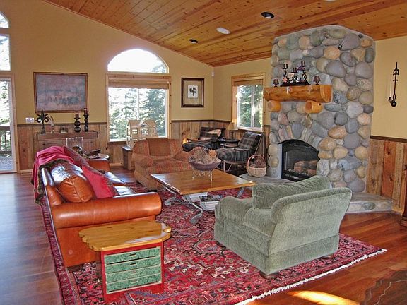 Great Room with Gas Fireplace