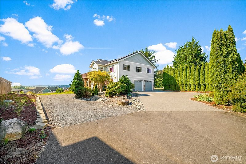 2nd image of 5675 Meadow View Court