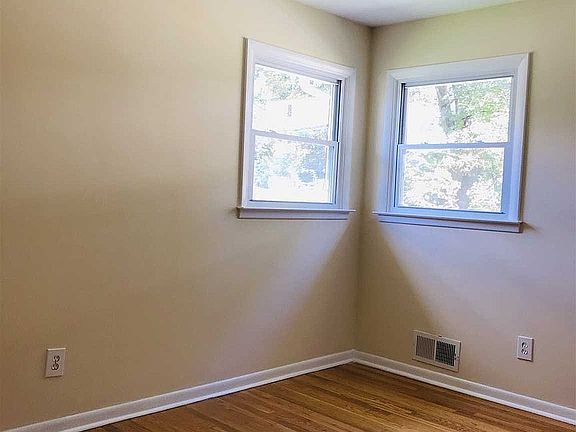 3rd image of 475 Henderson Ave