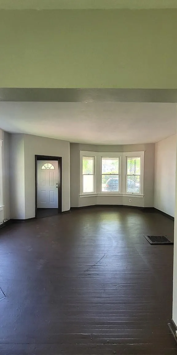 752 Euclid Ave — Photo 4