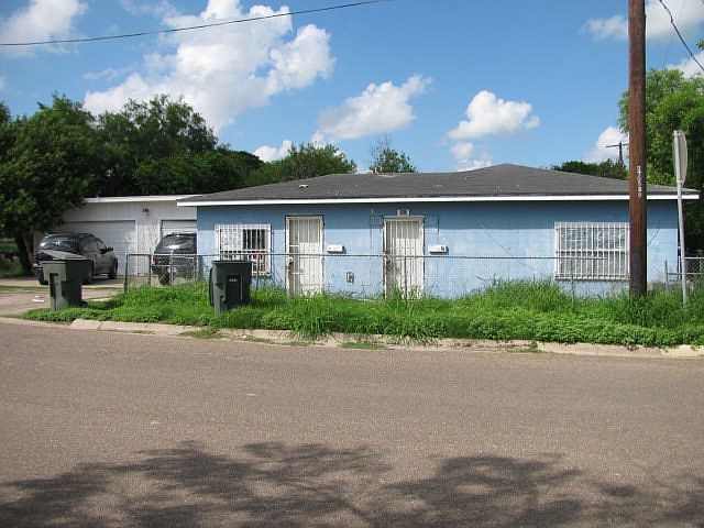 2nd image of 502 W Lela St