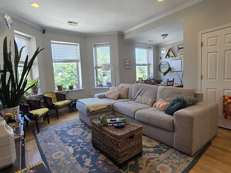 3147 W Augusta Blvd #3 — Photo 4